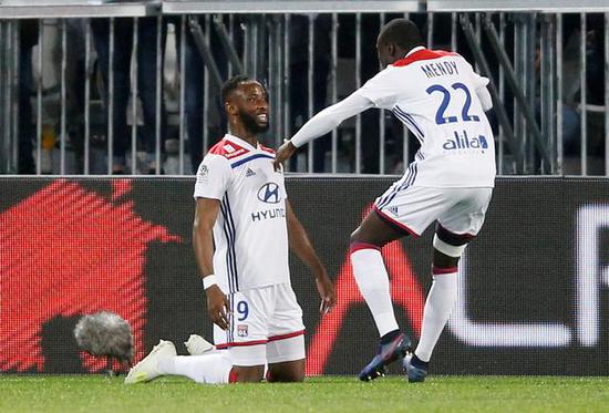  欧塞尔定位球配合精妙，法甲战术创新引领潮流